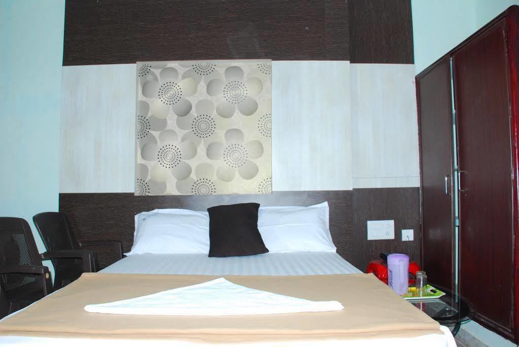 Hotel Jayalakshmi Residency Tirupati Exterior foto